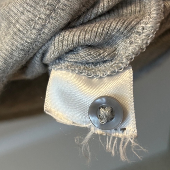 Aritzia Sunday best Holly top - Picture 4 of 5